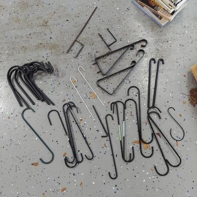 Bird Feeders w/ Bird Books, Bushnell Binoculars, and More (G-BBL)