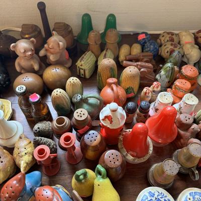 Salt & pepper shakers