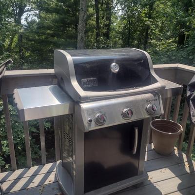 Weber Three Burner 'Spirit' Grill with Cover