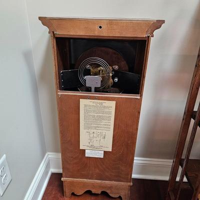 Howard Miller Oak Cabinet Regulator Style Clock (DR-JS)