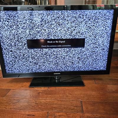 Samsung 46" Flat Screen TV & Amazon Fire Stick (LR-JS)