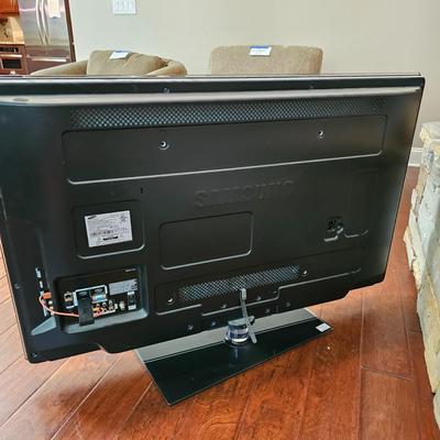 Samsung 46" Flat Screen TV & Amazon Fire Stick (LR-JS)