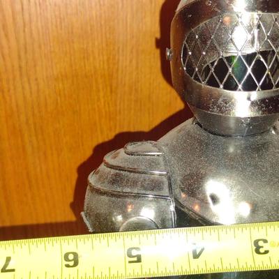 Metal Knight Design Wine Bottle Cover