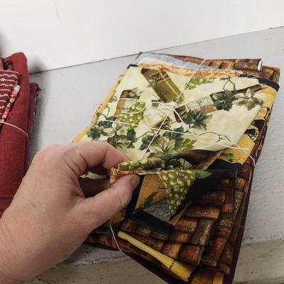 Fabric bundle lot #2 - holiday