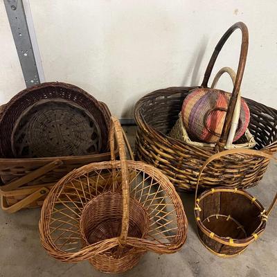 Lot of Varied Baskets