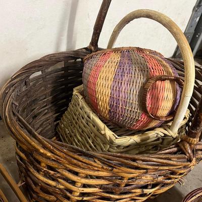 Lot of Varied Baskets