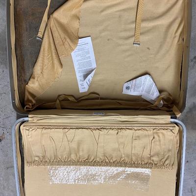 Vintage Lockable Hardsided Samsonite Silhouette Suitcase
