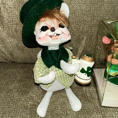 61 ANNALEE ST. PATRICKS DAY DOLLS SHAMROCK STEIN