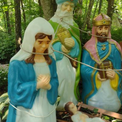 Large, Lighted Blow Mold Nativity Set for Lawn