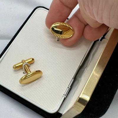 Geoffrey Beene Gold Toned Cuff Links