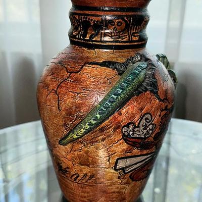 68 MEXICAN WIND GOD & LIZARD VASE ARTIST SIGNED 8"