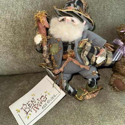 70 BEN TWIG SELF SITTER PLUSH + FANCY FRANCIE BEAR WITH HONEY JAR
