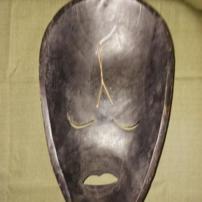 AFRICAN HAND PAINTED MASK