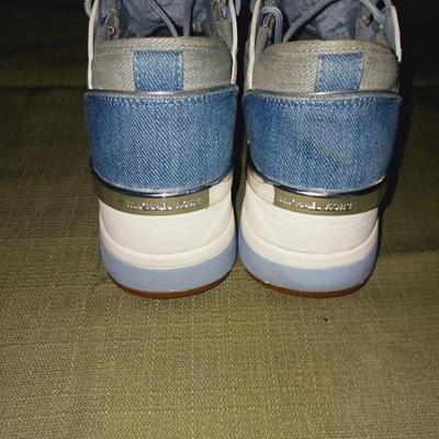 LADIES MICHAEL KORS SHOES 7 1/2