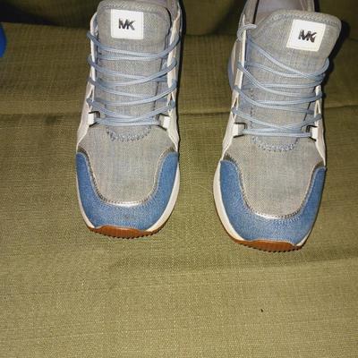 LADIES MICHAEL KORS SHOES 7 1/2