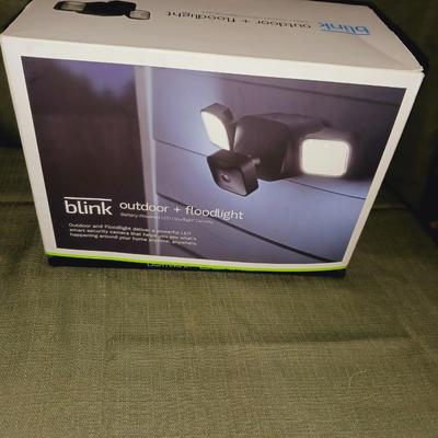 BLINK OUTDOOR SECURITY CAMERA WITH LED FLOOD LIGHT