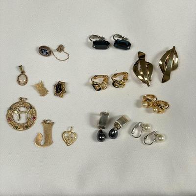 Pins, Pendants & Clip Earrings w/ Dior & 14K (ST-SS)