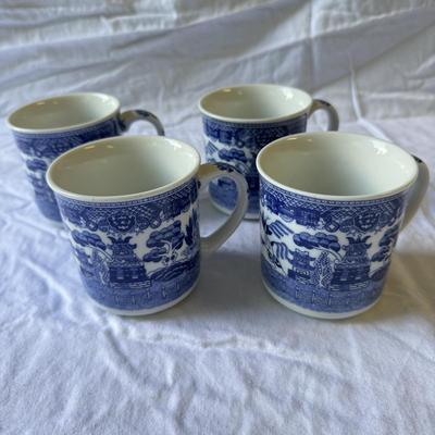 Nikko 'Double Phoenix' Teapot and Four Mugs (G-TF)