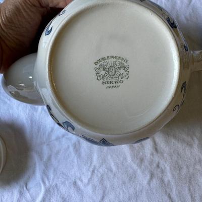 Nikko 'Double Phoenix' Teapot and Four Mugs (G-TF)