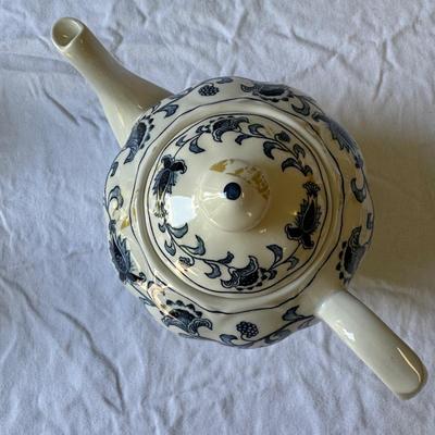Nikko 'Double Phoenix' Teapot and Four Mugs (G-TF)