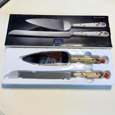 78 ROSE HANDLE CARVING SET ROYAL LIMITED NEW