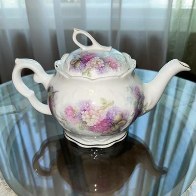 81 CHINA TEAPOT BY ROYAL DORSET STAFFORDSHIRE ENGLAND