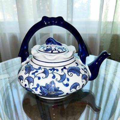 83 BLUE TEAPOT WITH GOLD ACCENT MADE IN CHINA
