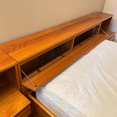 Scandinavian Full Size Bed with Side Tables (GB1-SS)