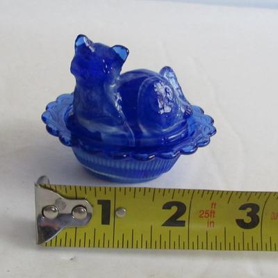 Vintage Mosser Glass Cat Covered Salt, Blue and White Slag