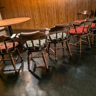 Very Nice Poker or Dining Table with 6 Barrel Chairs
