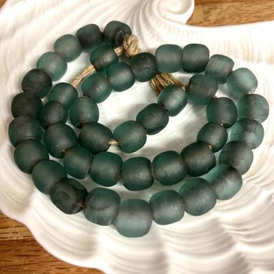 92 STRAND OF MATTE GLASS BEADS MOSS GREEN