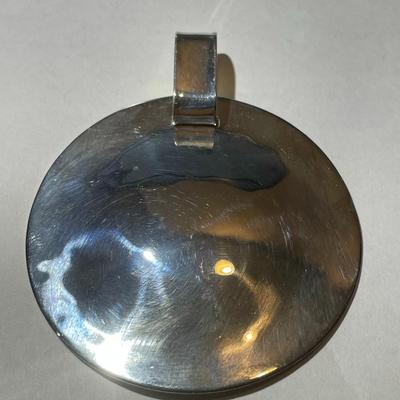 ROBERT LEE MORRIS RLM STUDIOS "ONE WORLD" CIRCLE STERLING SILVER PENDANT .925 IN VG PREOWNED CONDITION. (JEWELRY #49)