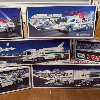 Hess 13-Piece Lot (2)