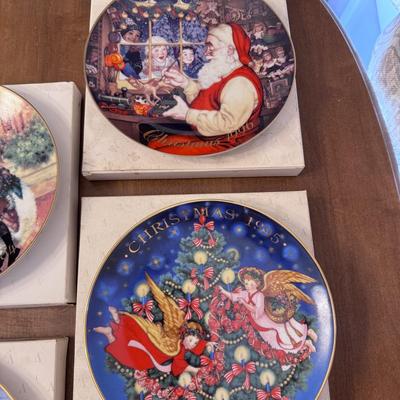 Avon Collectible Holiday Plates- 1992, 1993, 1994, 1995, and 1996