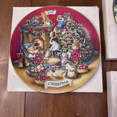 Avon Collectible Holiday Plates- 1992, 1993, 1994, 1995, and 1996