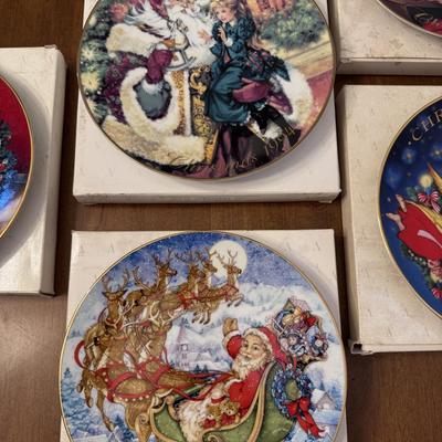 Avon Collectible Holiday Plates- 1992, 1993, 1994, 1995, and 1996