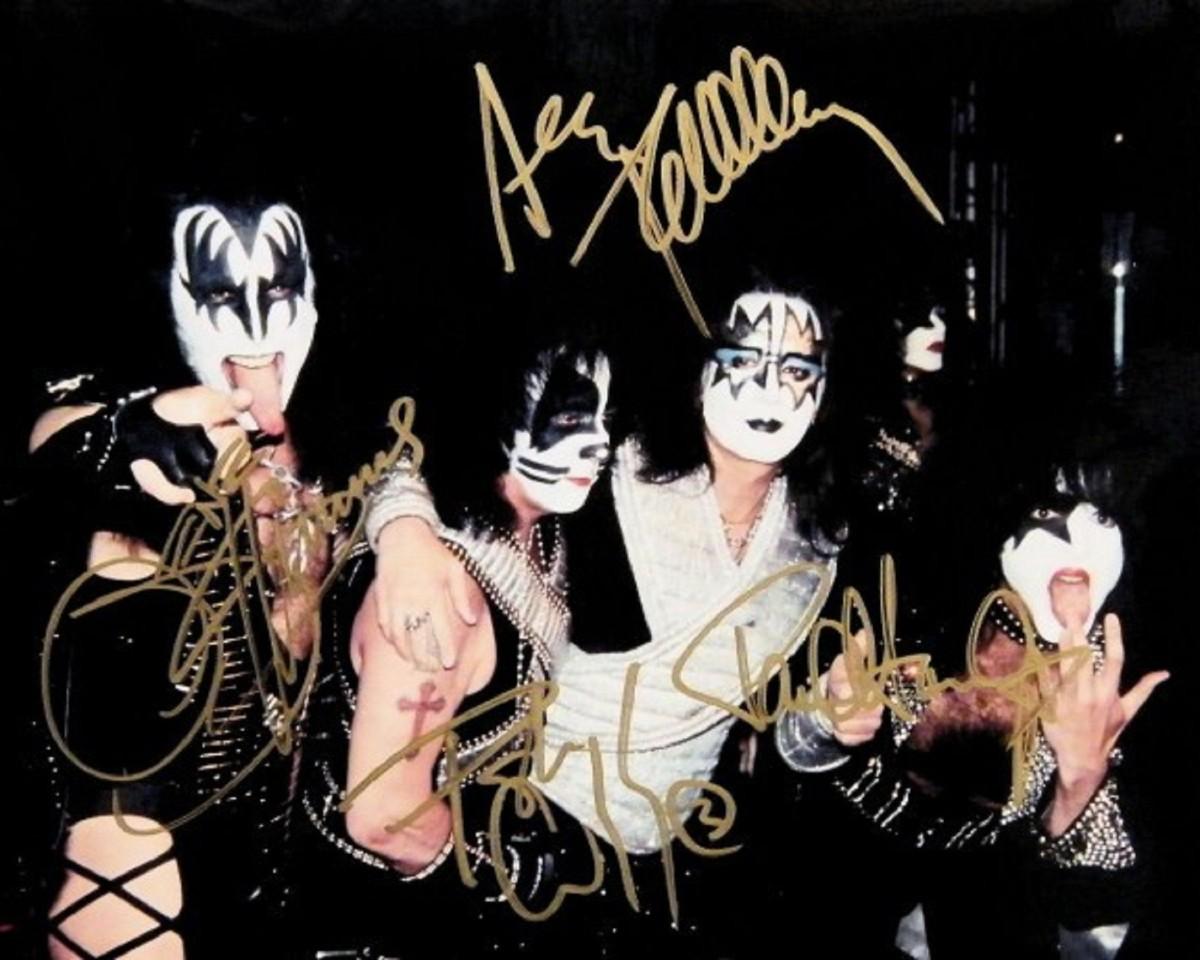 LOOKING FOR A KISS *SIGNED COPY* main image 1