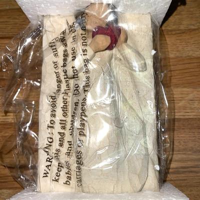 108 WILLOW TREE ANGEL FIGUREINE SUSAN LORDI NEW IN BOX FROM THE HEART