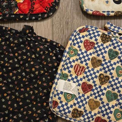 2 sets of Pot Holders
