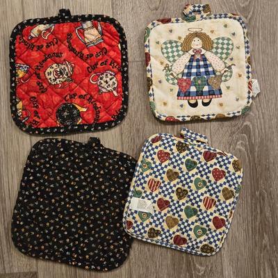 2 sets of Pot Holders