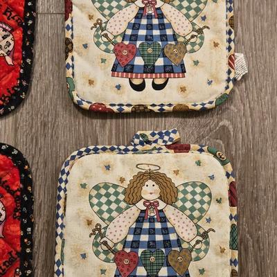 2 sets of Pot Holders