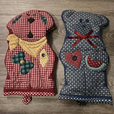(2) Bear Oven Mitts