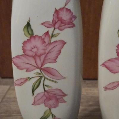 Ceramic and Wood Pepper Mill and Salt Shaker