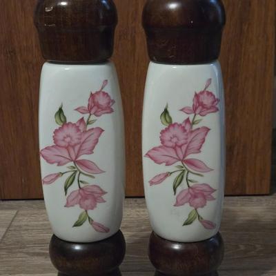 Ceramic and Wood Pepper Mill and Salt Shaker