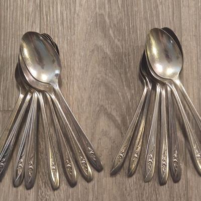 International Silver "Silver Tulip" Flatware Set