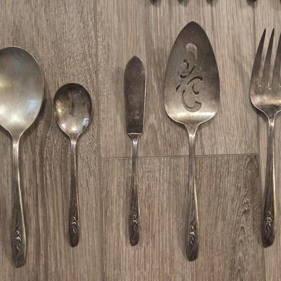 International Silver "Silver Tulip" Flatware Set