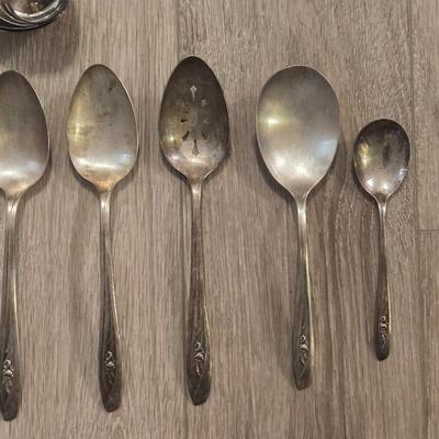International Silver "Silver Tulip" Flatware Set