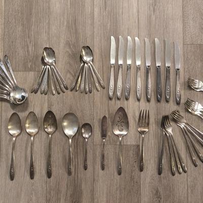 International Silver "Silver Tulip" Flatware Set