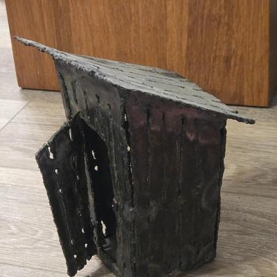 Metal Outhouse Deco