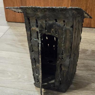 Metal Outhouse Deco
